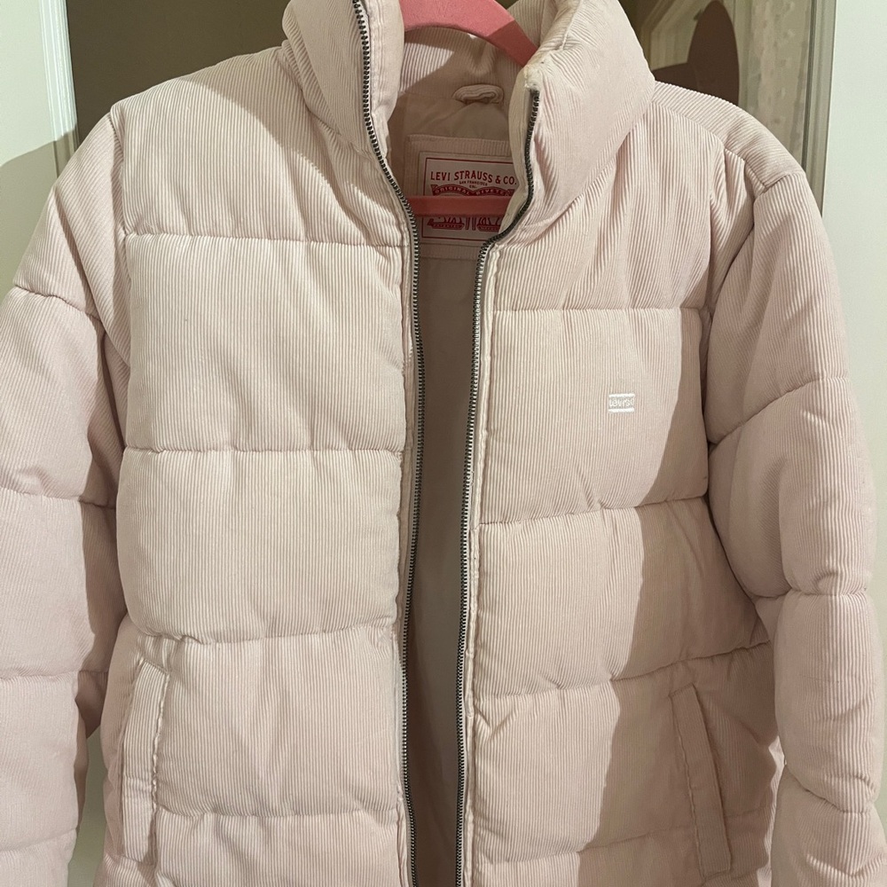 Light Pink Levi’s Puffer Jacket - Picture 3 of 3
